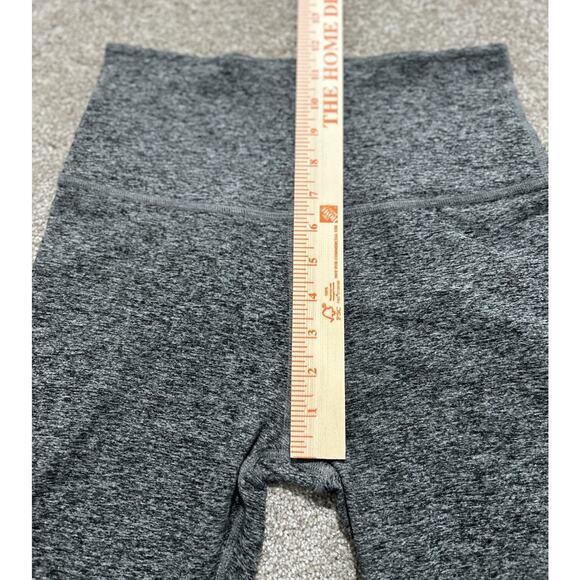 Beyond Yoga High Rise Legging Heathered Gray Women's M Capri length 20.5 Inseam - Picture 4 of 7